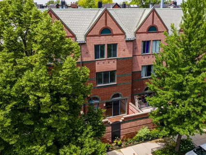 $1,175,000 | 1616 North Hudson Avenue, Unit 5, Chicago, IL 60614