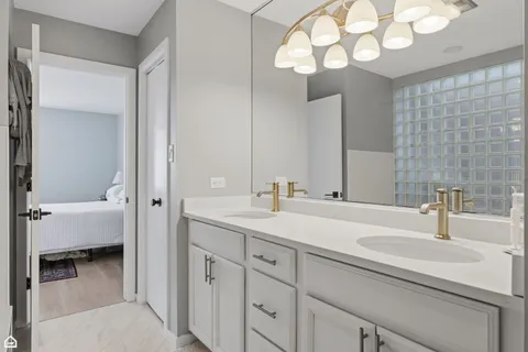 $1,175,000 | 1616 North Hudson Avenue, Unit 5, Chicago, IL 60614