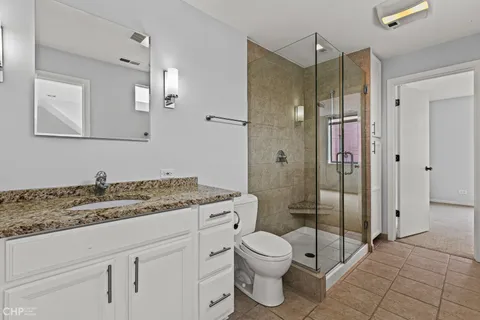 $1,175,000 | 1616 North Hudson Avenue, Unit 5, Chicago, IL 60614