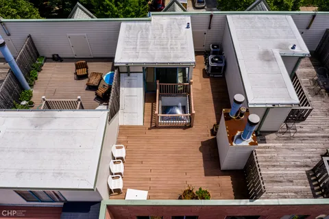$1,175,000 | 1616 North Hudson Avenue, Unit 5, Chicago, IL 60614