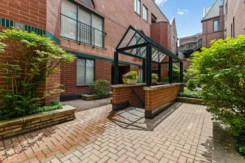 $1,175,000 | 1616 North Hudson Avenue, Unit 5, Chicago, IL 60614