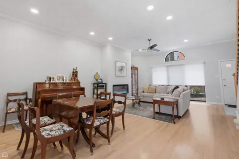 $1,175,000 | 1616 North Hudson Avenue, Unit 5, Chicago, IL 60614