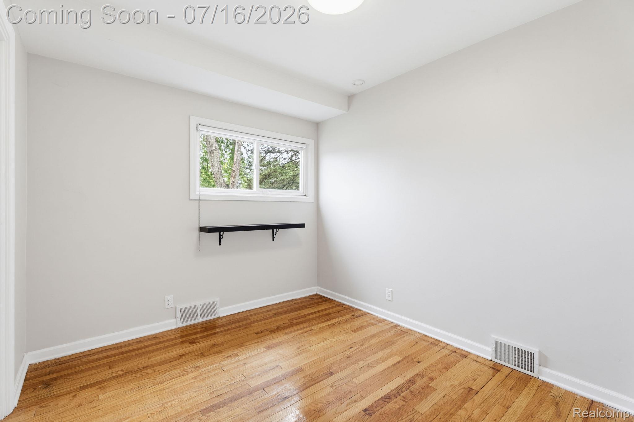 2118 Middlebelt Road West Bloomfield, MI 48324 - Photo 21 of 54 22-web-or-mls-Edited-22.jpg