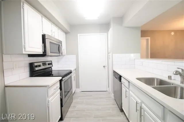 $1,450 | 555 East Silverado Ranch Boulevard, Unit 1100, Las Vegas, NV 89183
