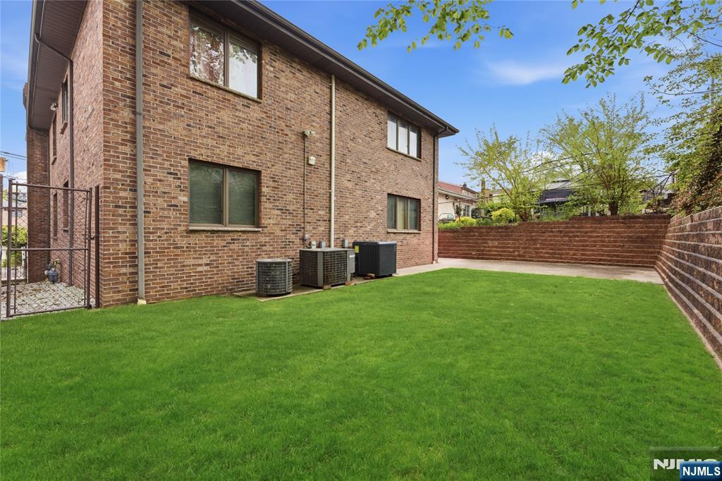 767 Kingsland Avenue Ridgefield, NJ 07657 - Photo 43 of 49