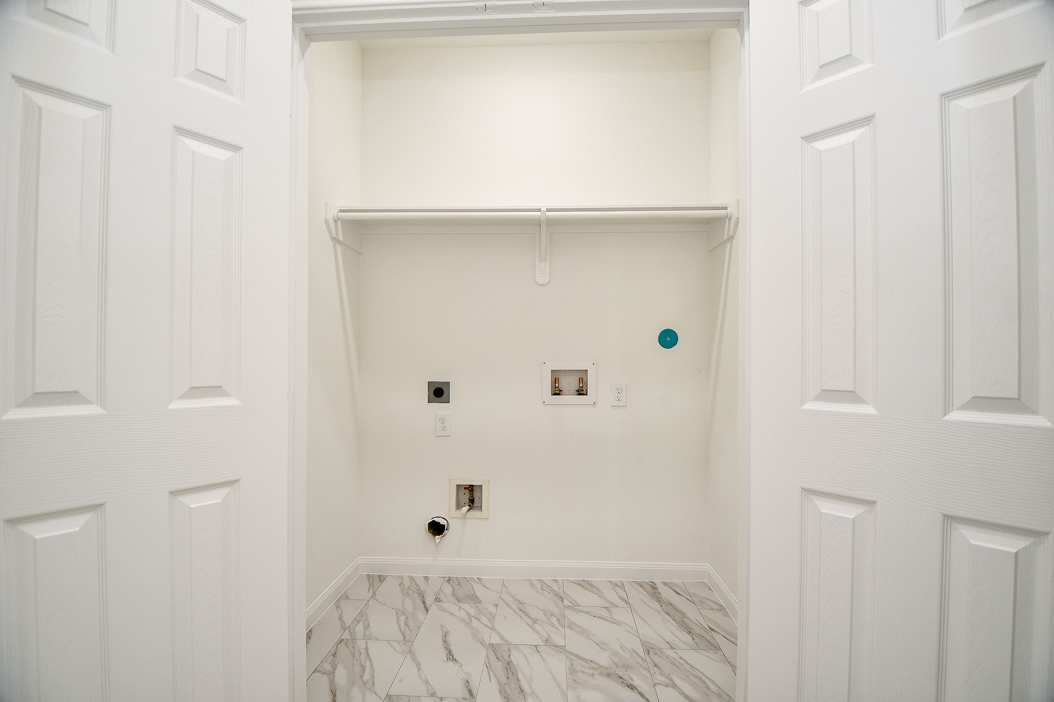 2803 Bowlin Leaf Lane Houston, TX 77014 - Photo 16 of 28 a view of a bedroom