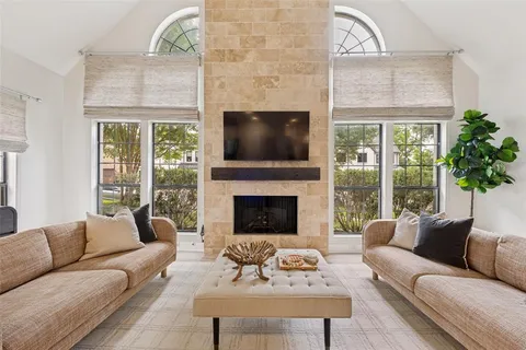 $985,000 | 6135 Belmont Avenue, Dallas, TX 75214