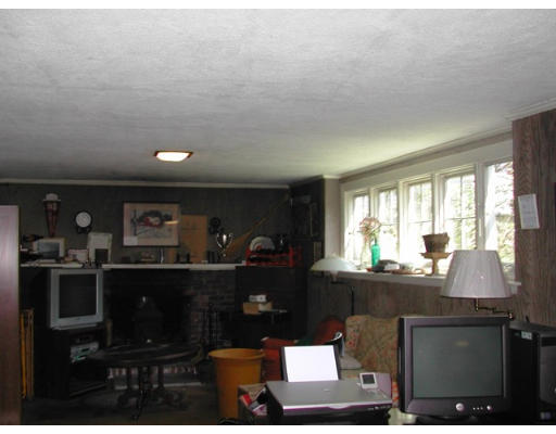 44 Windemere Road Wellesley, MA 02481 - Photo 6 of 6 Gallery Image 6