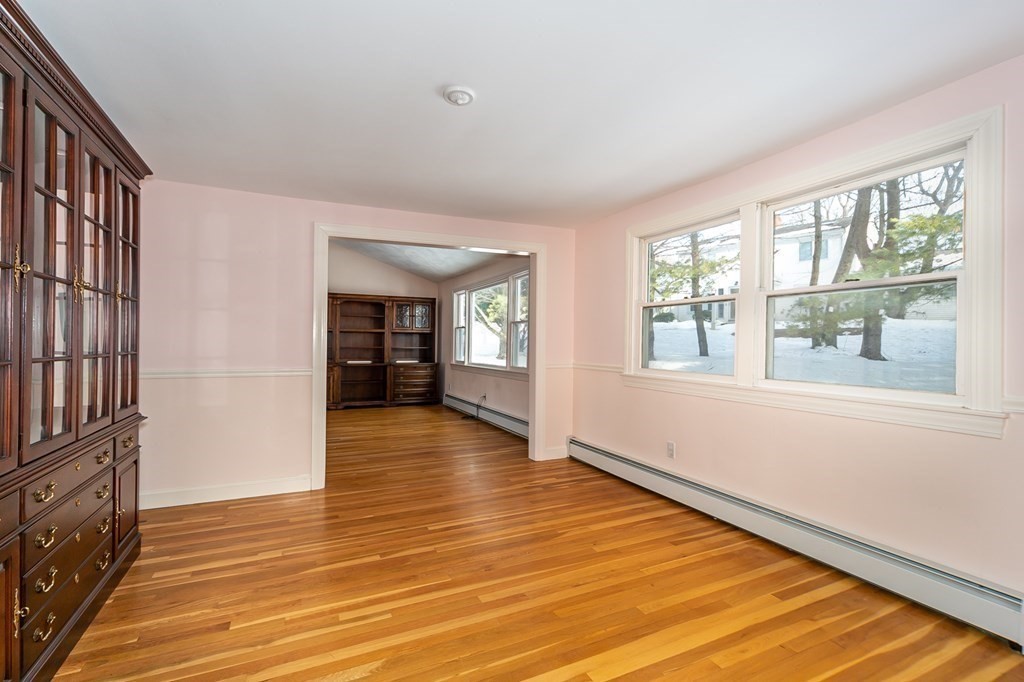124 Everett Street Natick, MA 01760 - Photo 9 of 33