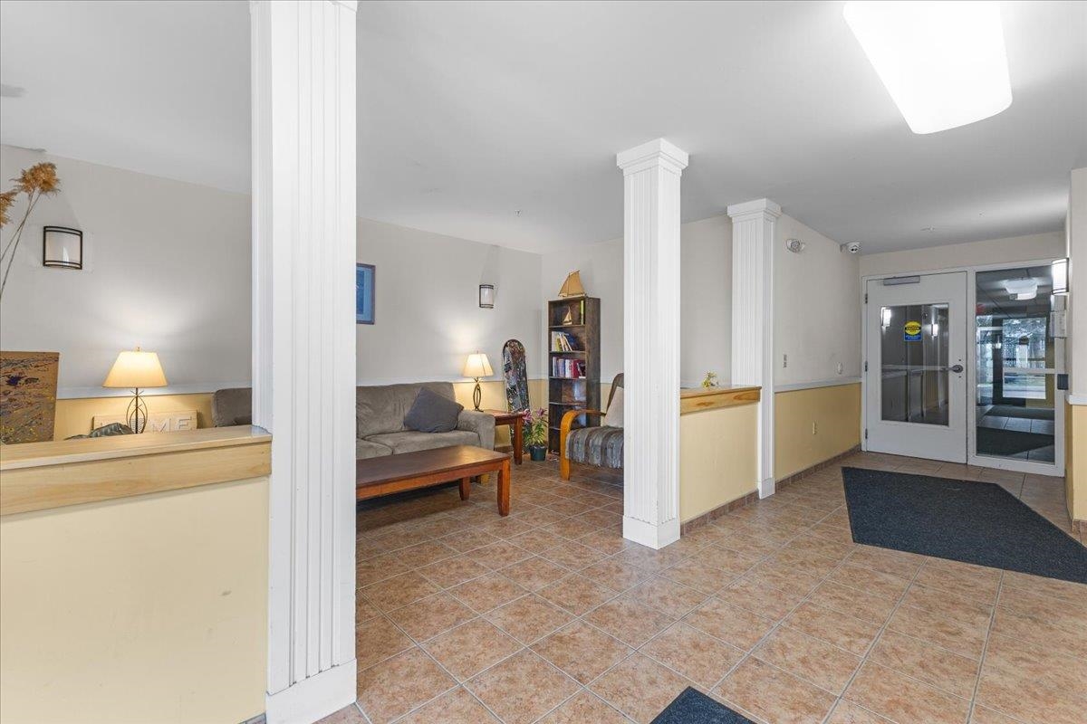 409 Farrell Street, Unit 203 South Burlington, VT 05403 - Photo 4 of 28