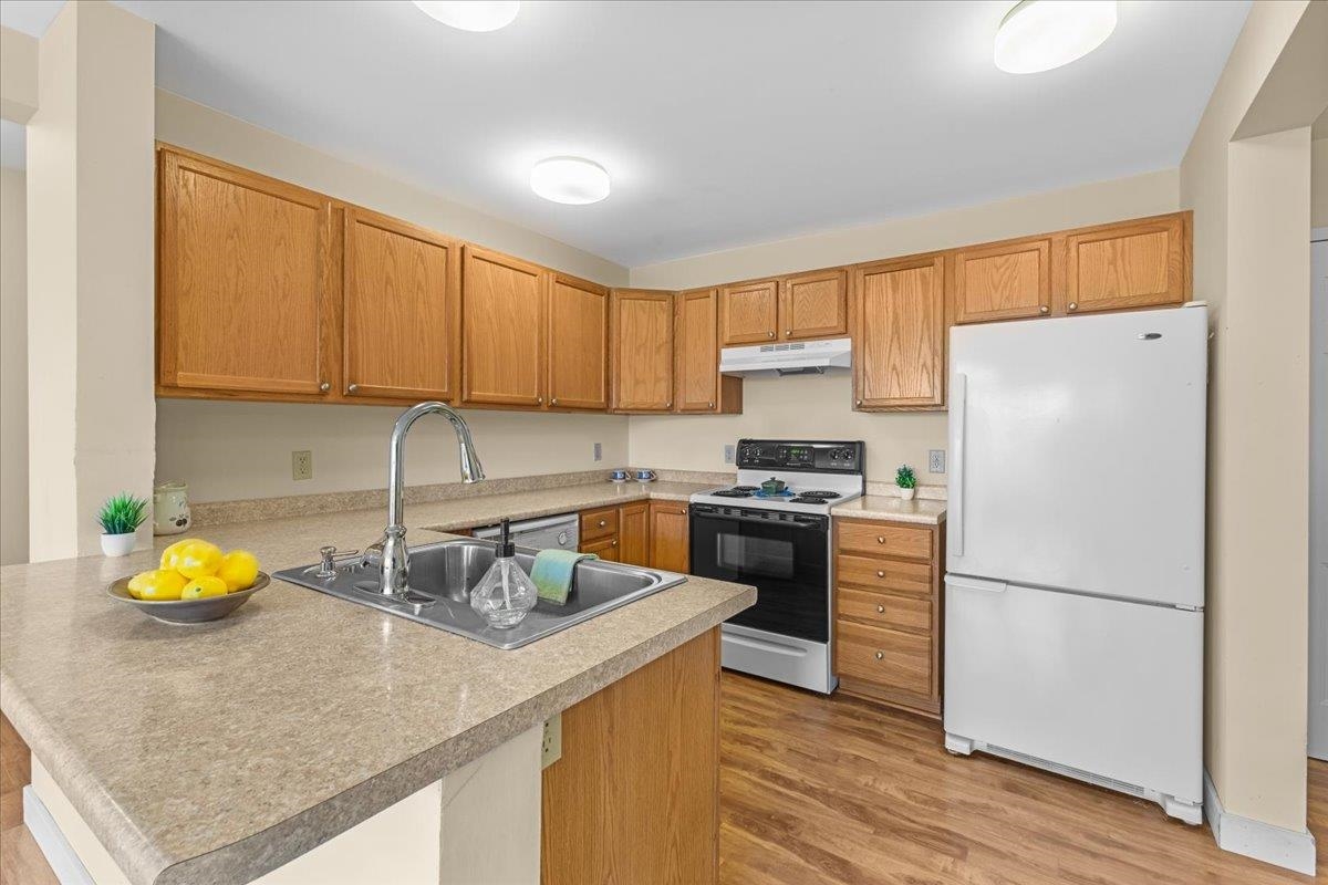 409 Farrell Street, Unit 203 South Burlington, VT 05403 - Photo 6 of 28