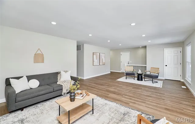 $340,000 | 17 Christine Drive, St. Peters, MO 63376