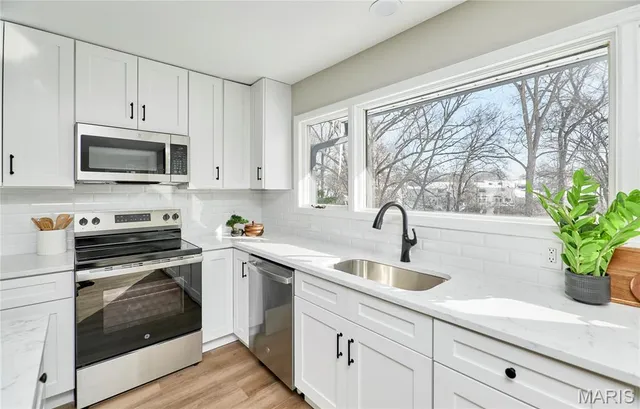 $340,000 | 17 Christine Drive, St. Peters, MO 63376