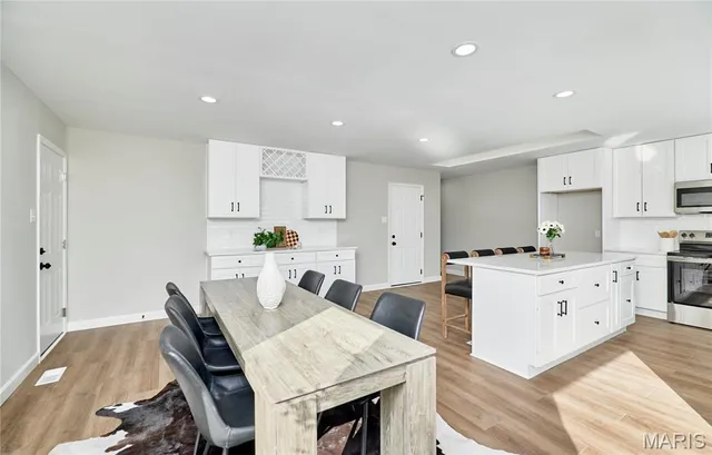 $340,000 | 17 Christine Drive, St. Peters, MO 63376