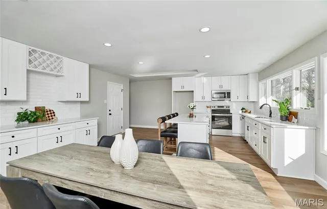 $340,000 | 17 Christine Drive, St. Peters, MO 63376