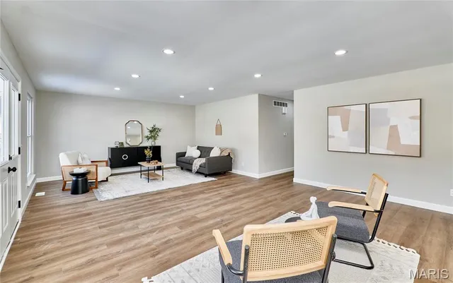 $340,000 | 17 Christine Drive, St. Peters, MO 63376