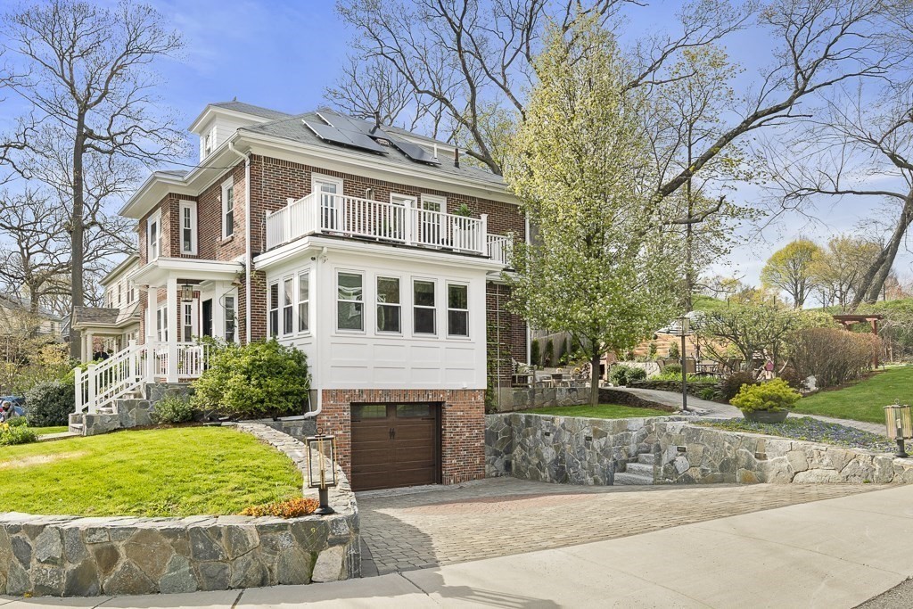 1 Arden Road Watertown, MA 02472 - Photo 3 of 39 Gallery Image 3