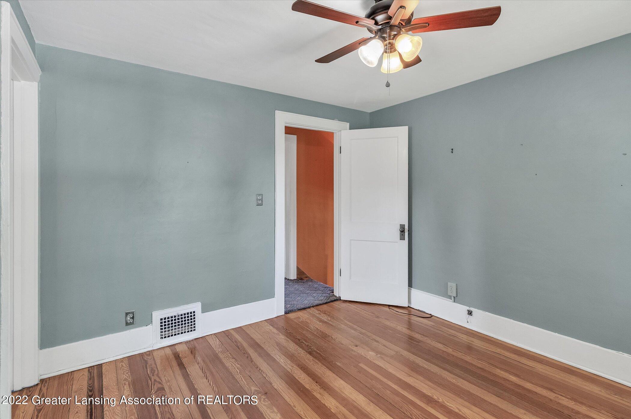 1805 Drexel Road Lansing, MI 48915 - Photo 27 of 36 Primary Bedroom