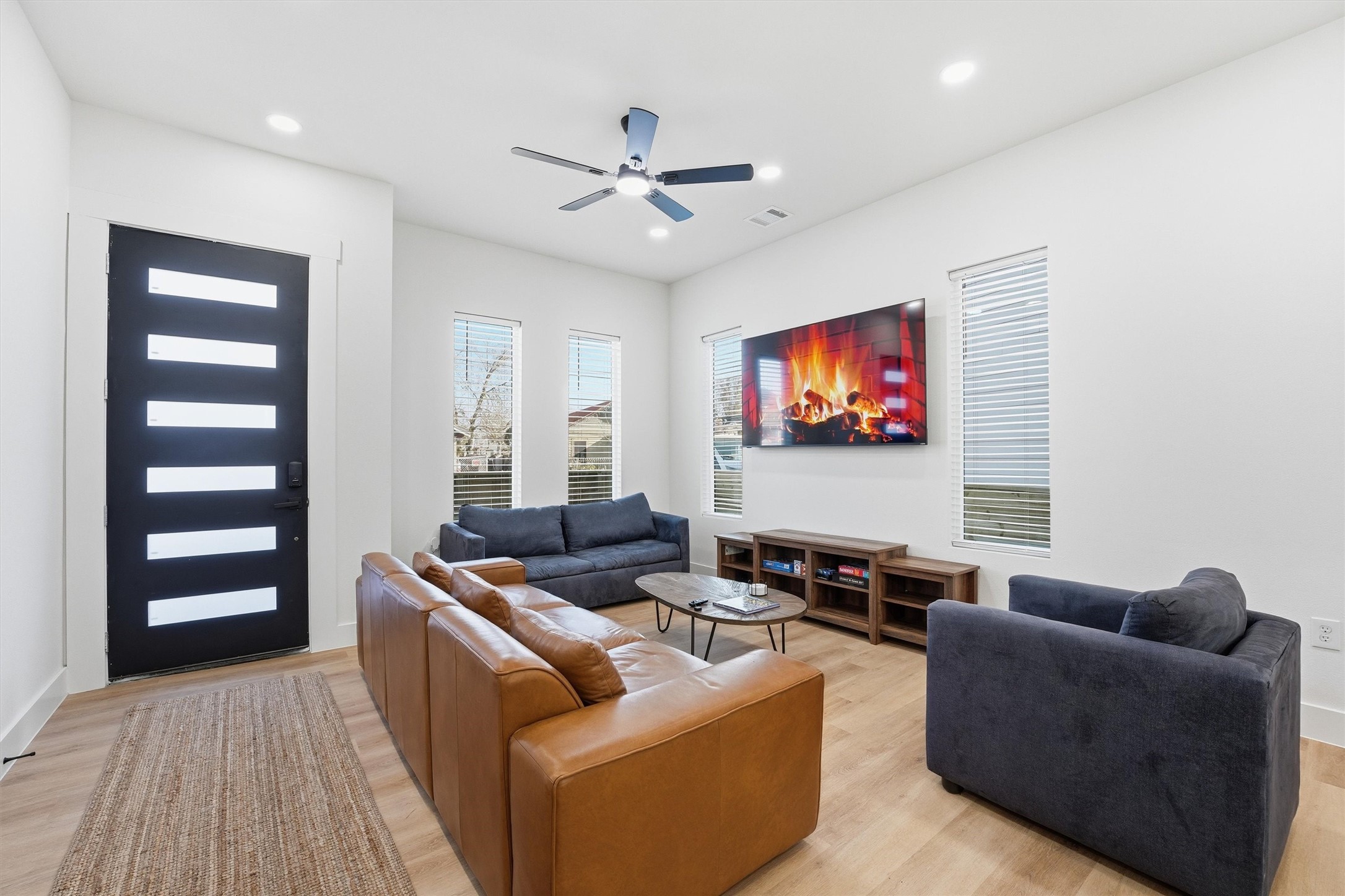 4206 Fox Street Houston, TX 77003 - Photo 7 of 29