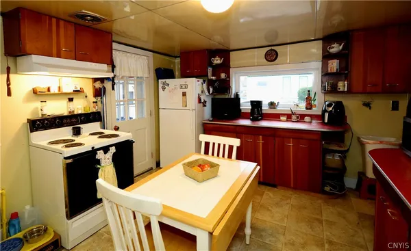 $249,000 | 283 East Joseph Street, Cape Vincent, NY 13618
