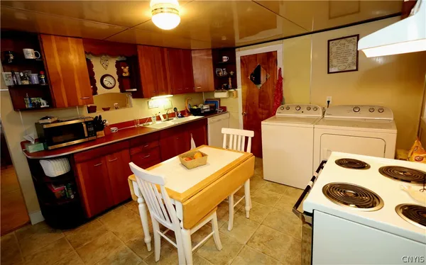 $249,000 | 283 East Joseph Street, Cape Vincent, NY 13618