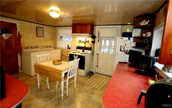 $249,000 | 283 East Joseph Street, Cape Vincent, NY 13618