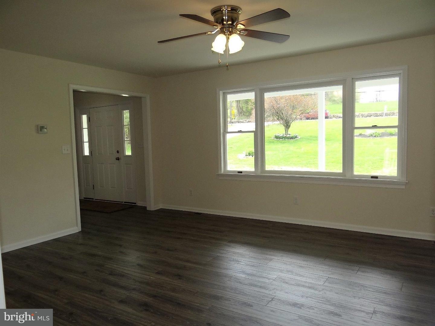704 North Manor Road Elverson, PA 19520 - Photo 10 of 25 Living Room
