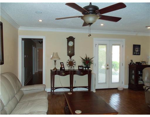3237 Irish Bend Road Kenner, LA 70065 - Photo 8 of 12 Gallery Image 8