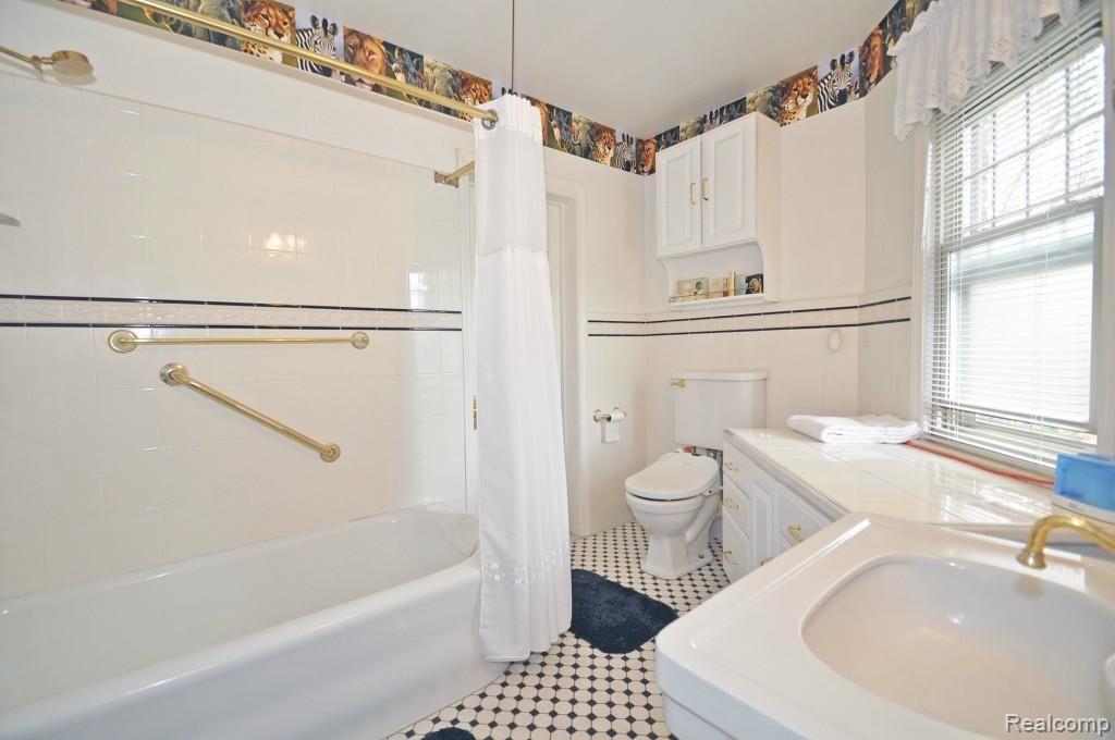 951 Pemberton Road Grosse Pointe, MI 48230 - Photo 26 of 34 24.jpg