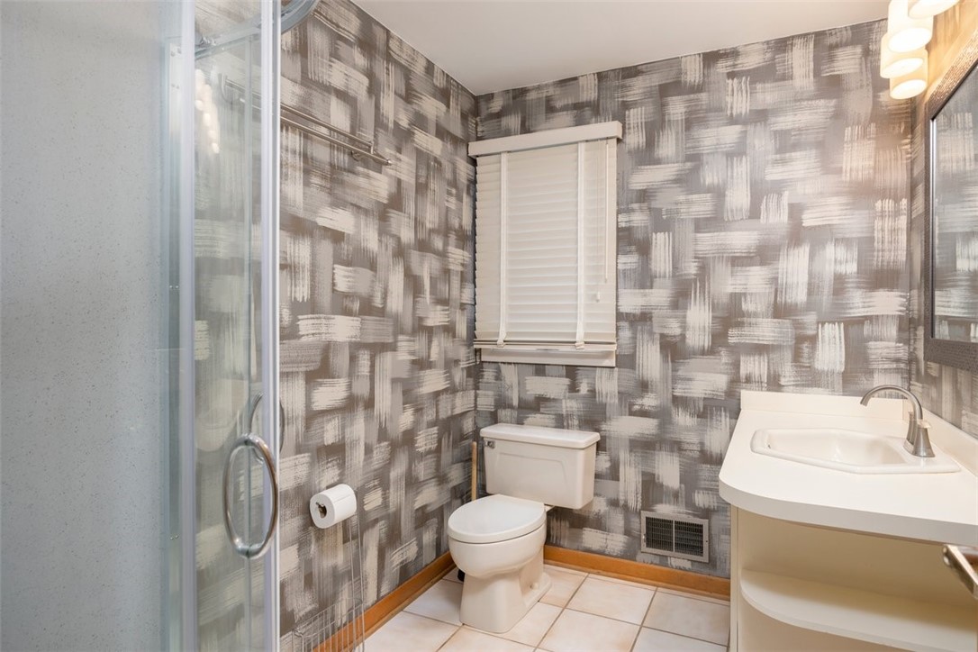 31 Buttonwood Lane Amherst, NY 14051 - Photo 16 of 33 Bathroom