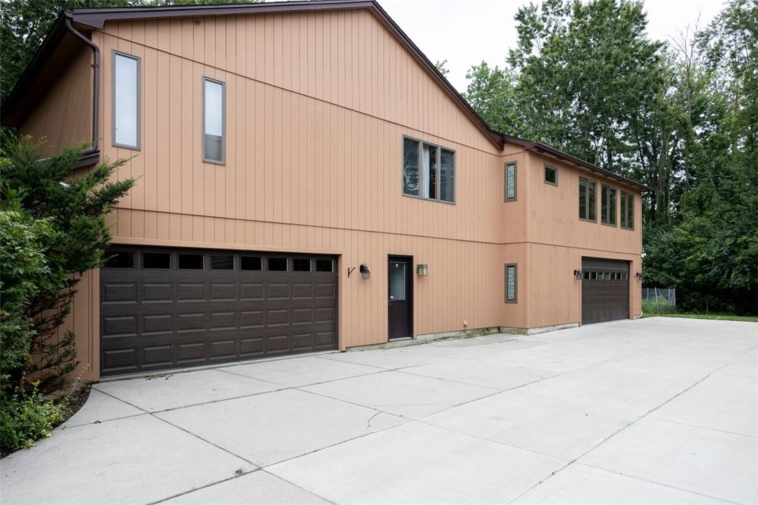 31 Buttonwood Lane Amherst, NY 14051 - Photo 30 of 33 Garages