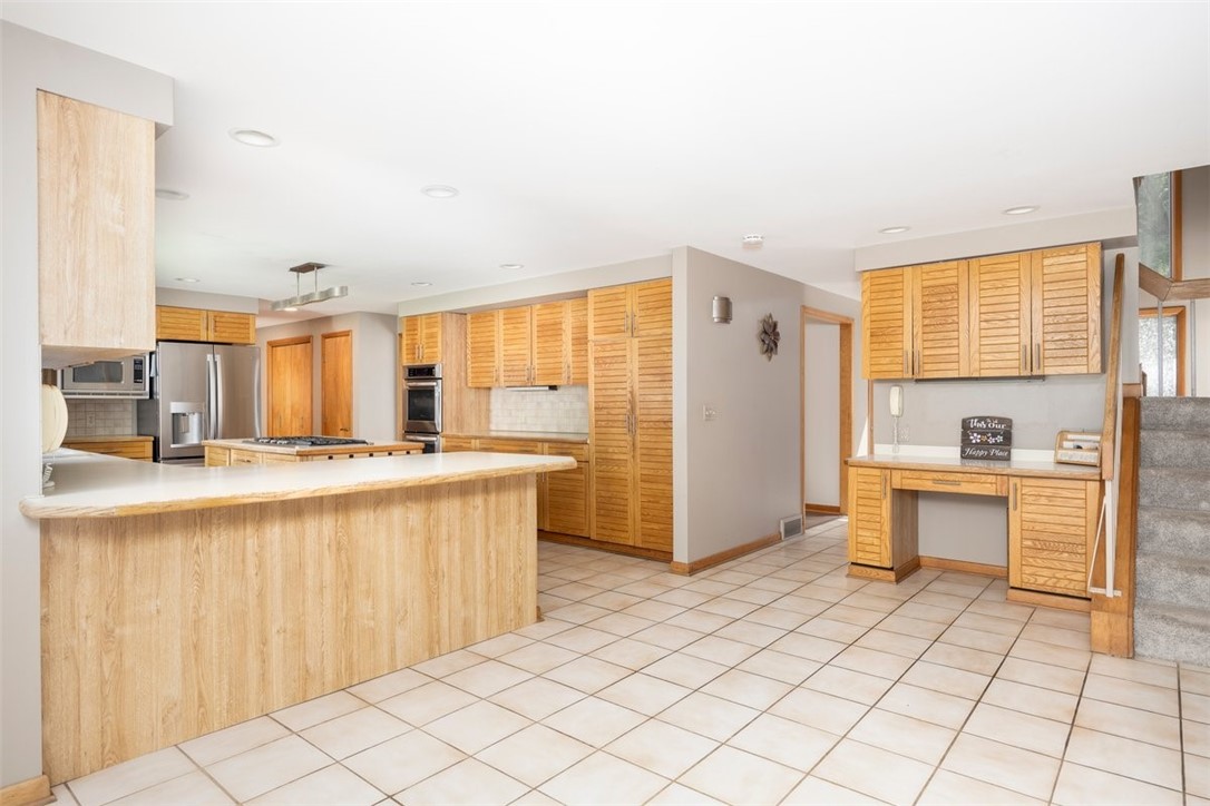 31 Buttonwood Lane Amherst, NY 14051 - Photo 9 of 33 Kitchen