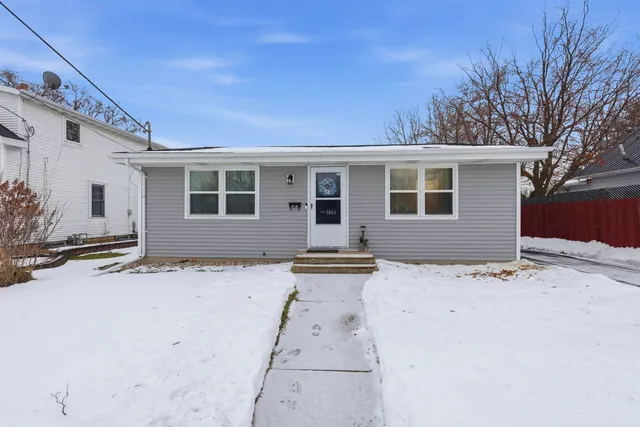 $230,000 | 1015 West Bell Avenue, Appleton, WI 54914