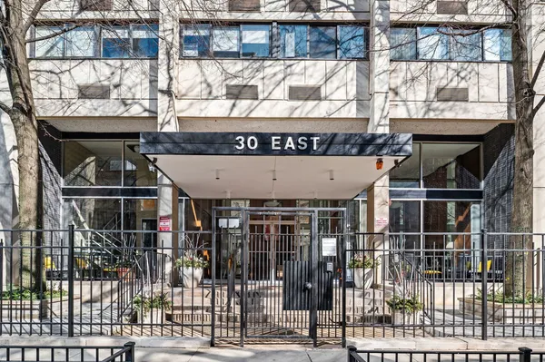 $2,150 | 30 East Division Street, Unit 14C, Chicago, IL 60610