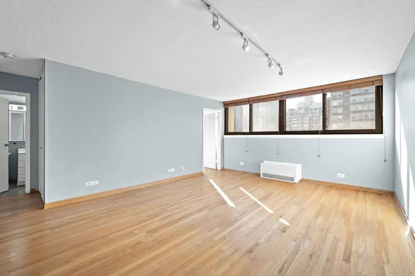 $2,150 | 30 East Division Street, Unit 14C, Chicago, IL 60610