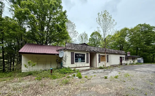 $50,000 | 830 County Rte 49, Argyle, NY 12809