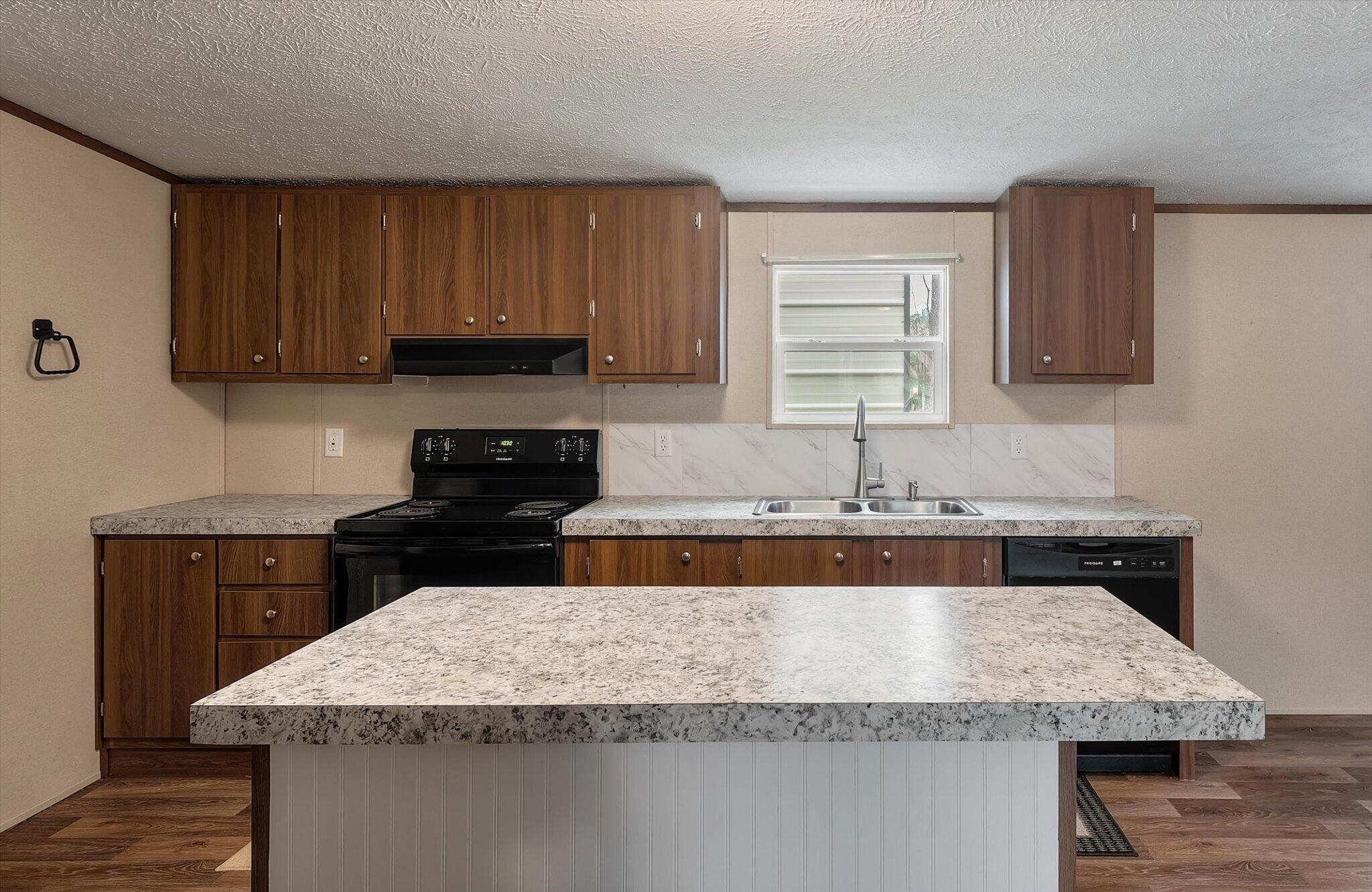 4822 Highway 41 Huger, SC 29450 - Photo 12 of 31 Kitchen