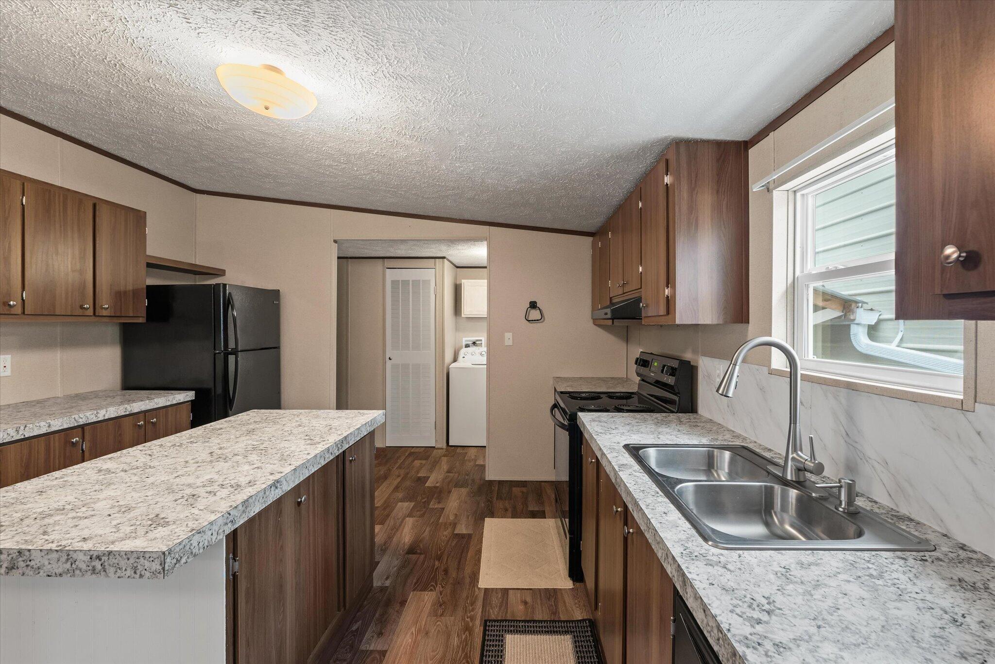 4822 Highway 41 Huger, SC 29450 - Photo 16 of 31 Kitchen