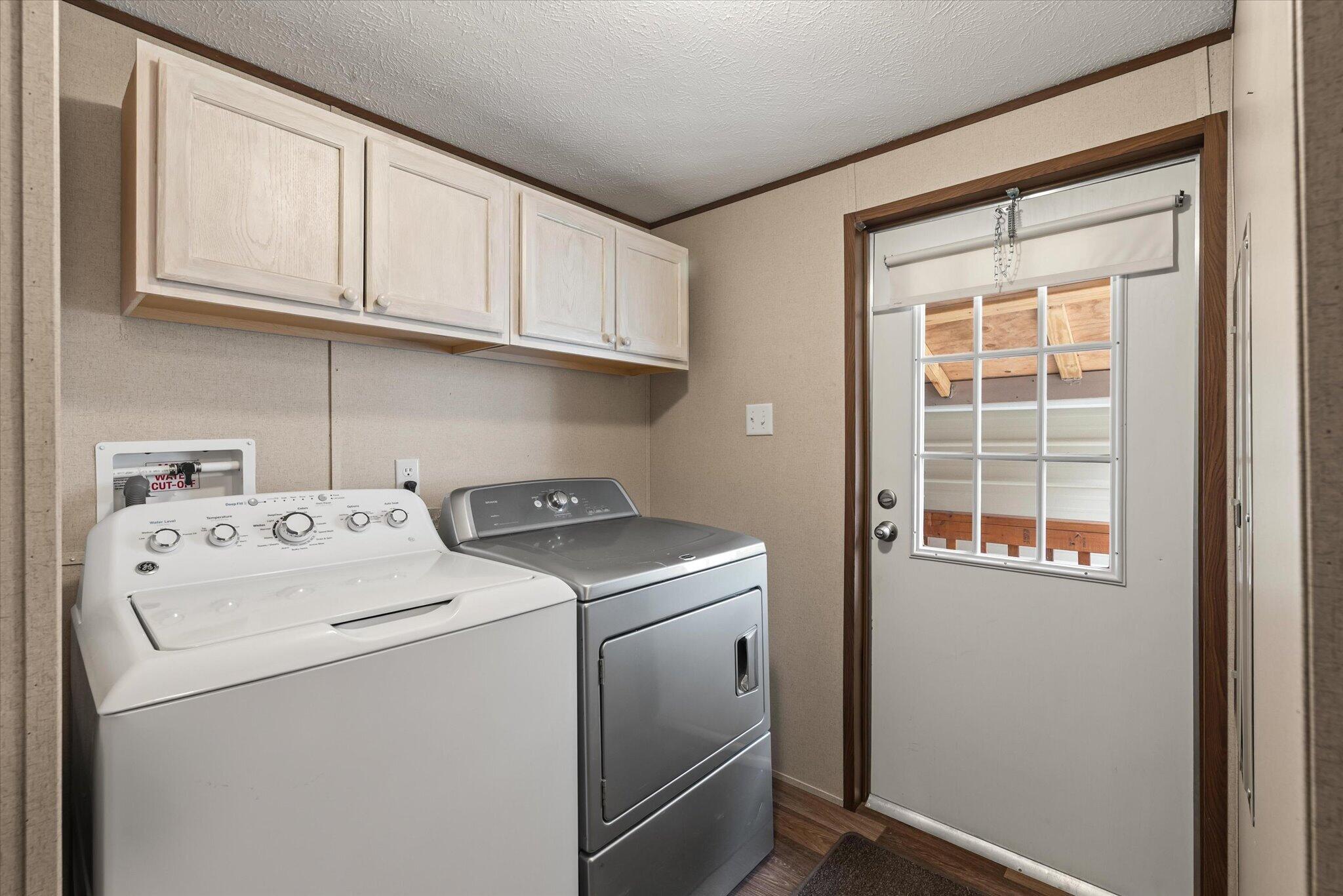 4822 Highway 41 Huger, SC 29450 - Photo 17 of 31 Laundry Area