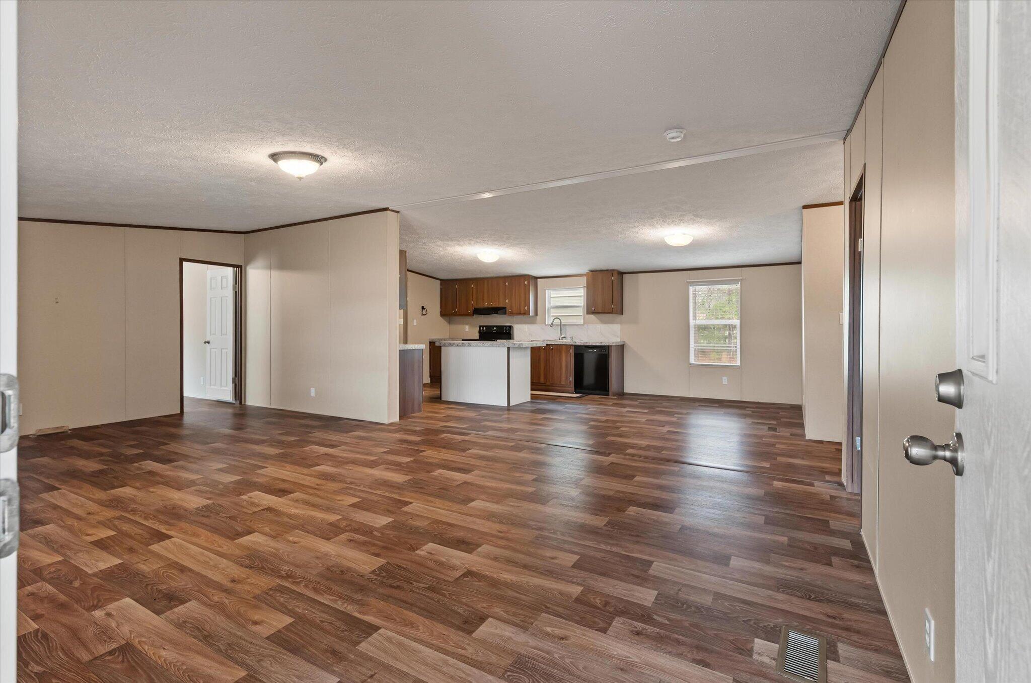 4822 Highway 41 Huger, SC 29450 - Photo 8 of 31 Entry View