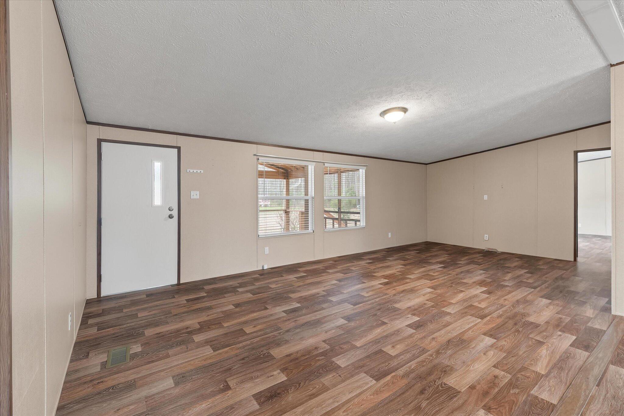 4822 Highway 41 Huger, SC 29450 - Photo 9 of 31 Living Area