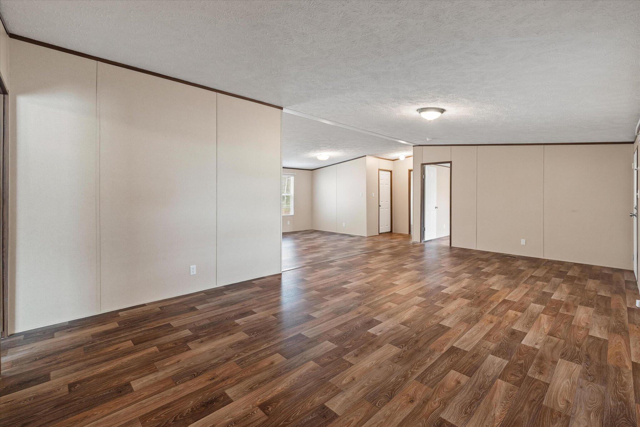 4822 Highway 41 Huger, SC 29450 - Photo 10 of 31 Living Area