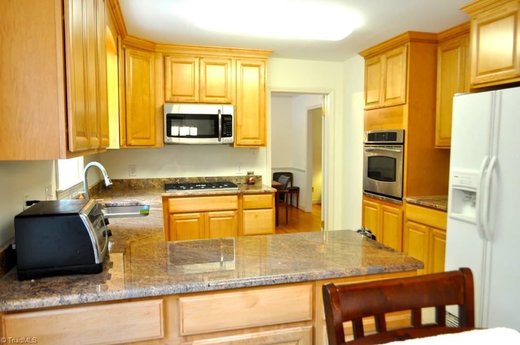 3206 Rolling Road High Point, NC 27265 - Photo 8 of 21