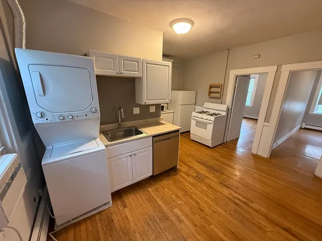 $3,440 | 150 5th Street, Unit 2, Cambridge, MA 02141