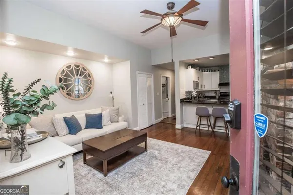 $2,300 | 952 Myrtle Street Northeast, Unit 2, Atlanta, GA 30309
