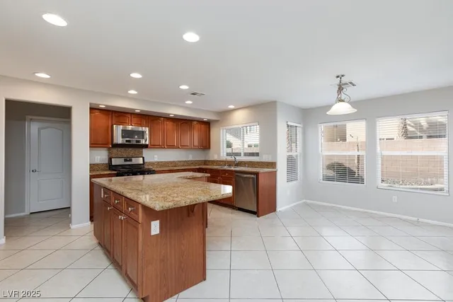 $2,800 | 3536 West Perching Bird Lane, North Las Vegas, NV 89084