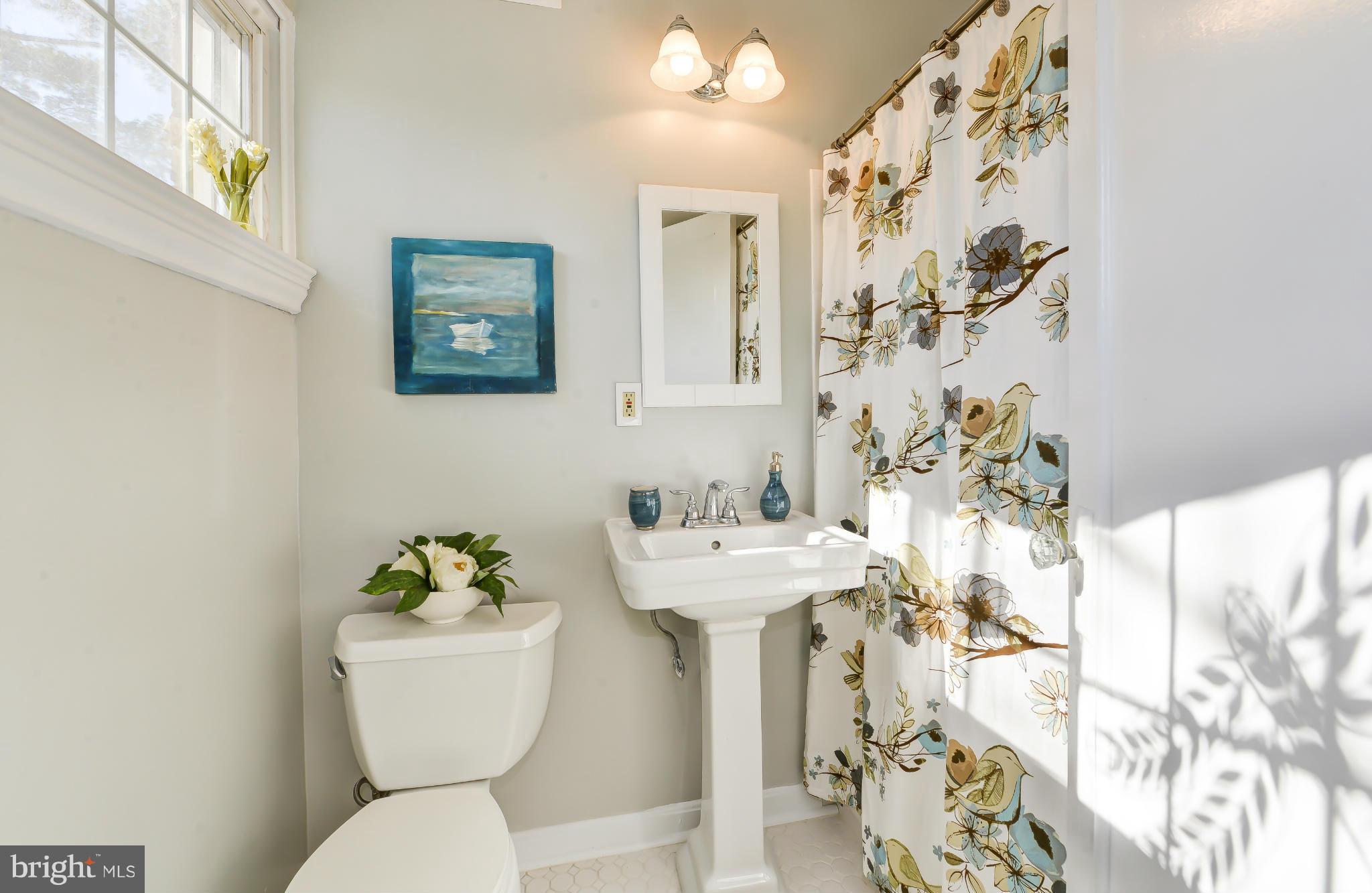 1757 Preston Road Alexandria, VA 22302 - Photo 22 of 30 Bath