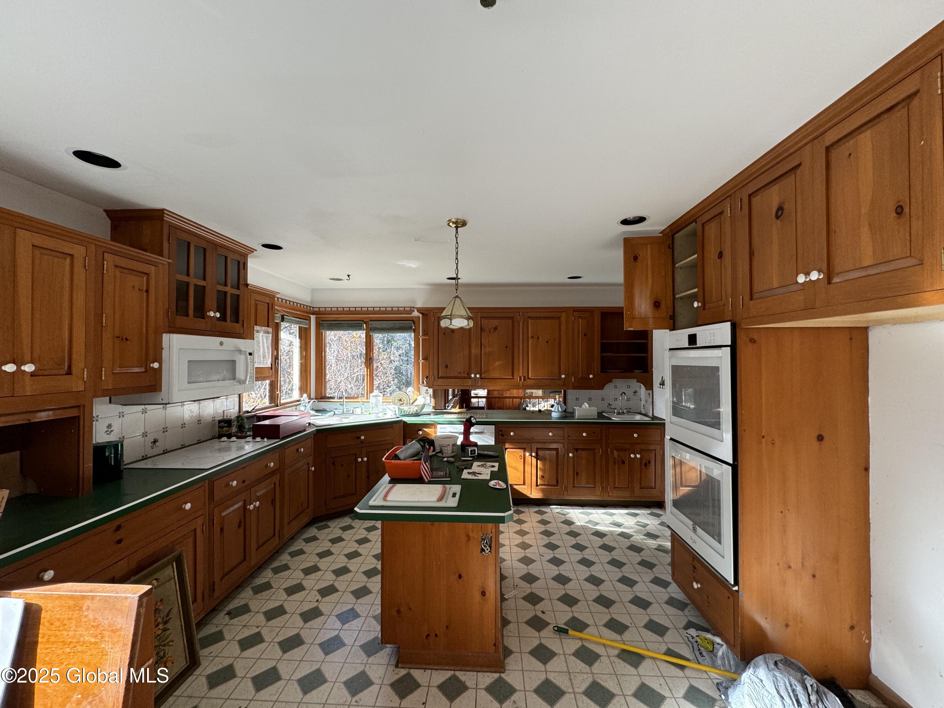 195 Bullock Road New Scotland, NY 12159 - Photo 7 of 51 IMG_9592