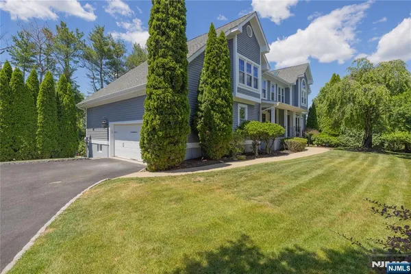 $1,299,000 | 11 Gates Place, Wayne, NJ 07470