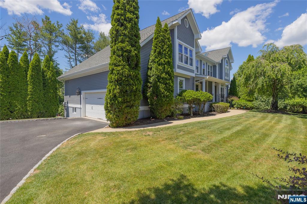11 Gates Place Wayne, NJ 07470 - Photo 1 of 30